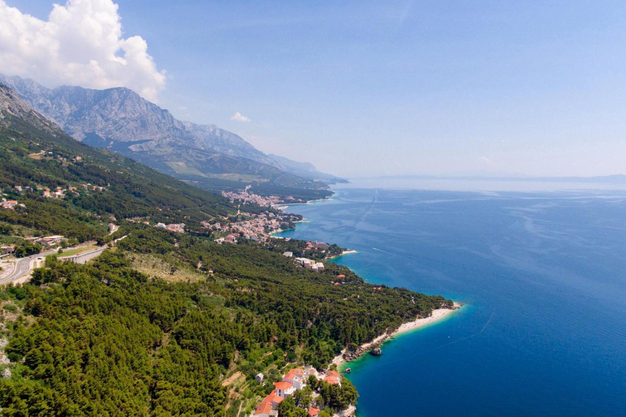 Apartments And Rooms By The Sea Brela, Makarska - 2752 Exterior foto